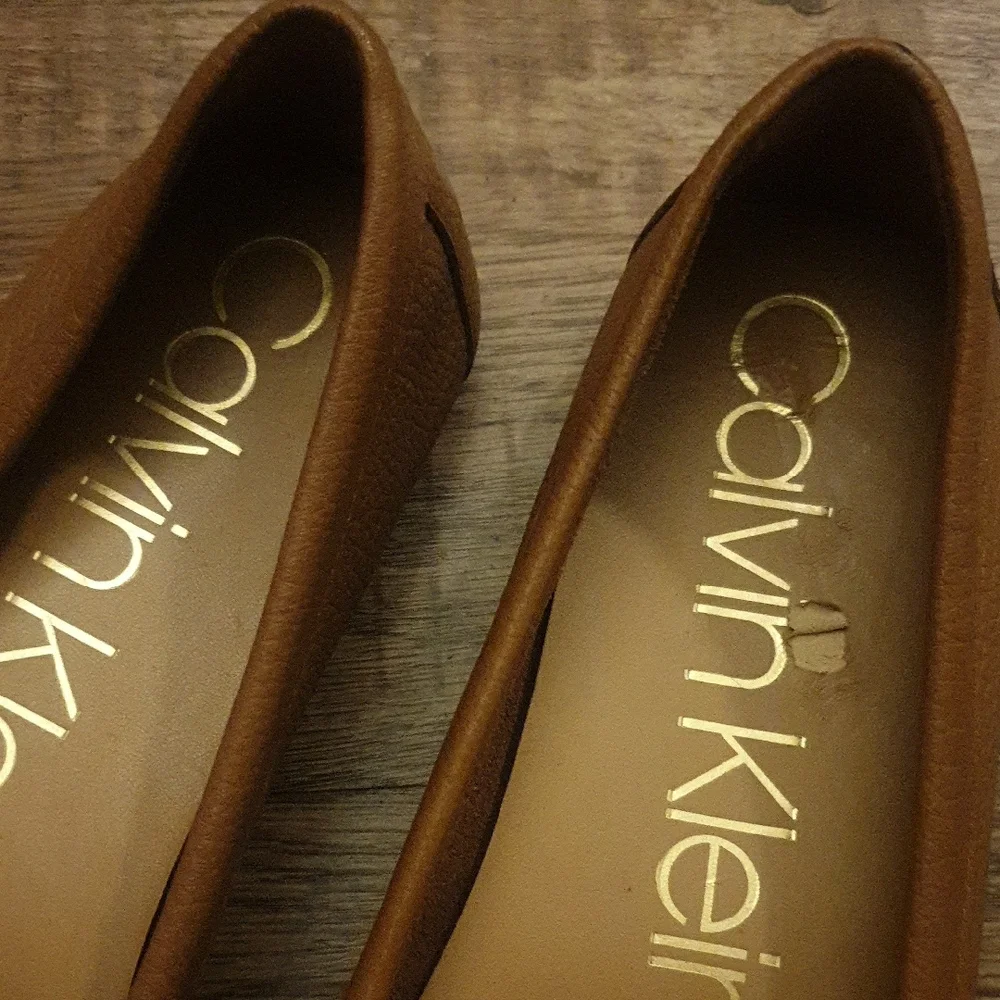 Calvin Klein Brown Leather Loafers with Gold Accent 7.5 Womens - Picture 3 of 5